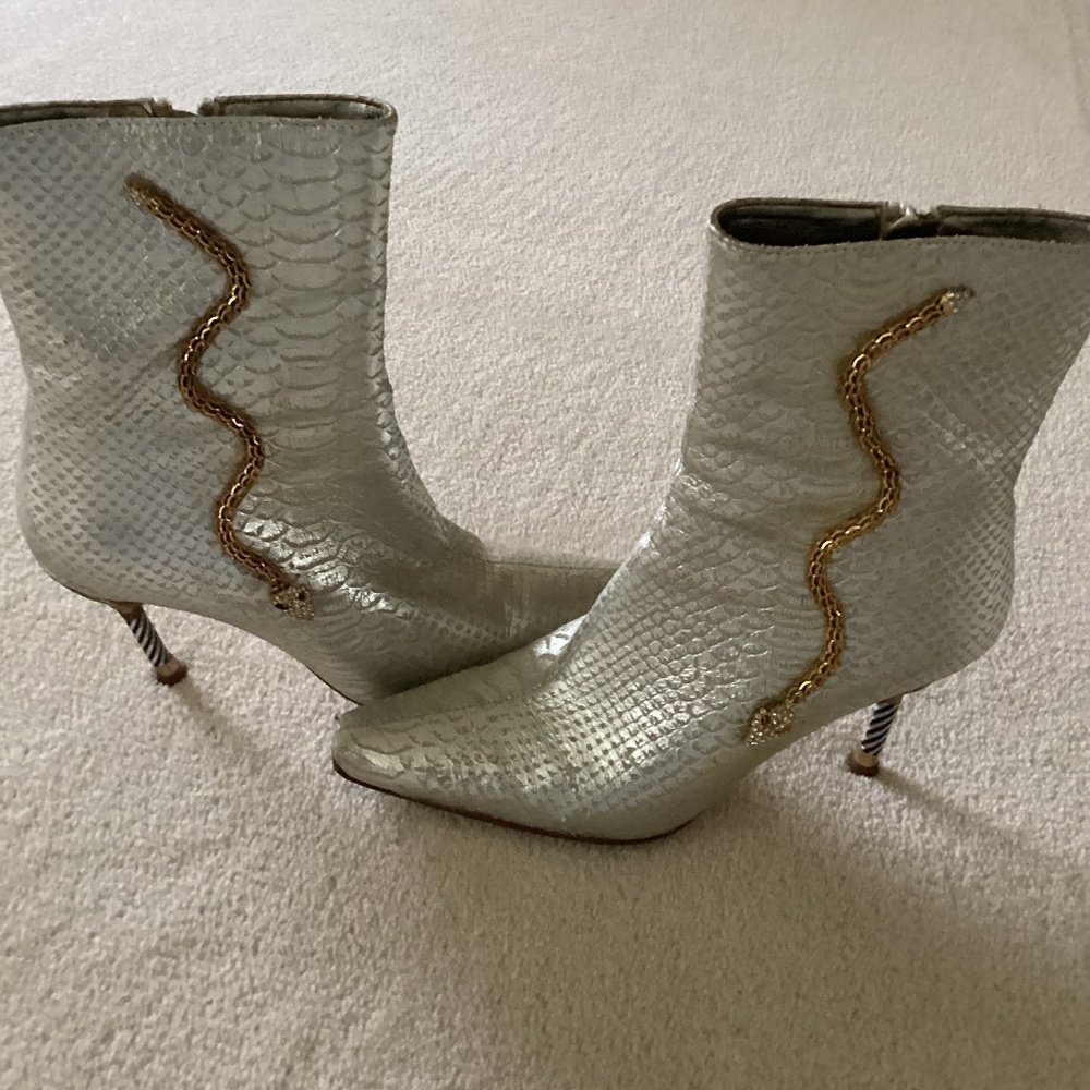 Elegant Snake-Embellished Heeled Boots